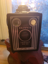 Load image into Gallery viewer, Brownie Target Six-20 Camera Lamp